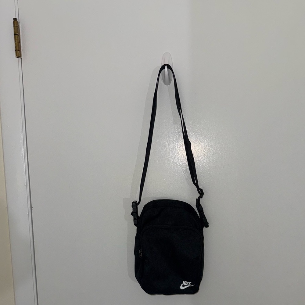 Nike Heritage Cross Body Bag - Black